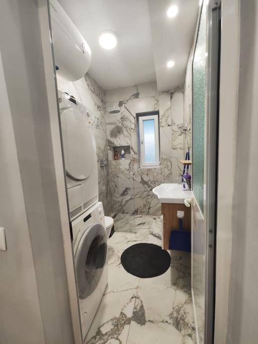 Starlight Downtown Apartment Tirana Zewnętrze zdjęcie