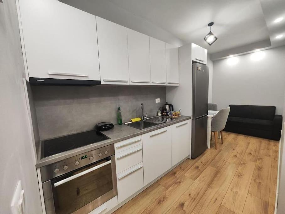 Starlight Downtown Apartment Tirana Zewnętrze zdjęcie